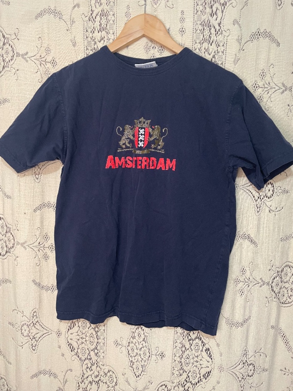 Your Basic: vintage Amsterdam y2k shirt